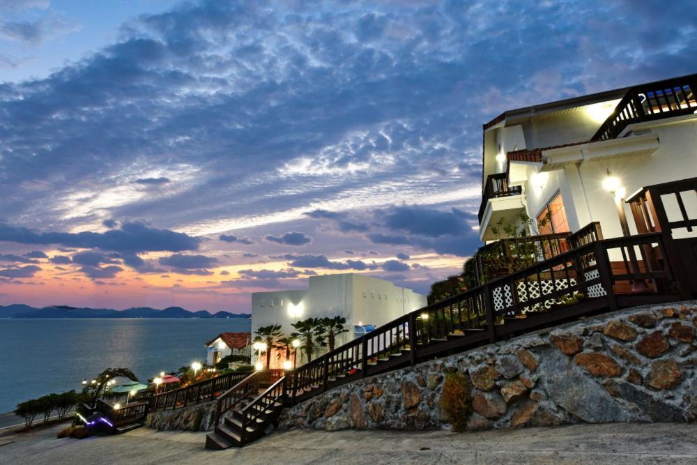 Namhae Bluemare Pension Zewnętrze zdjęcie