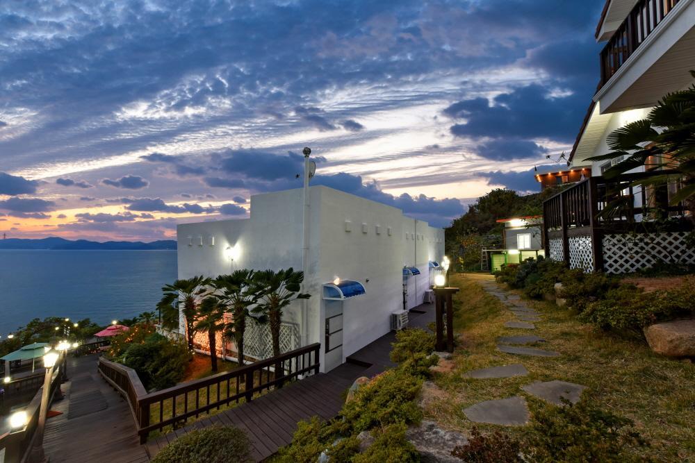 Namhae Bluemare Pension Zewnętrze zdjęcie